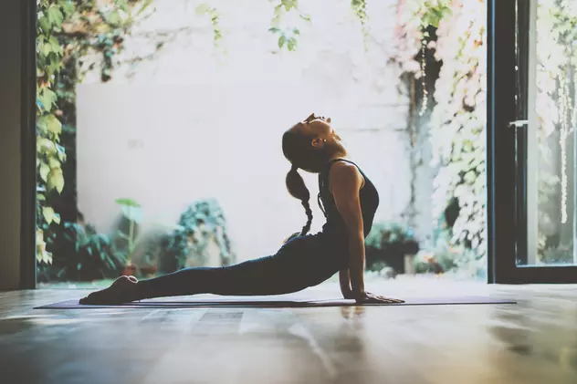Poziții de yoga pentru începători