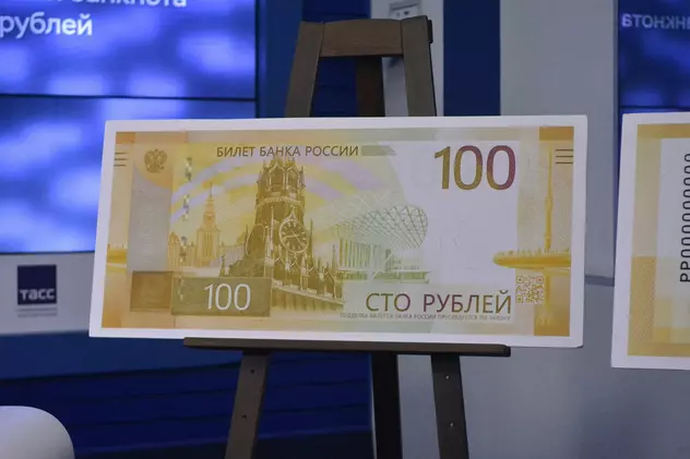 Noua bancnotă de 100 de ruble emisă de Moscova, respinsă de bancomatele rusești. Care este motivul