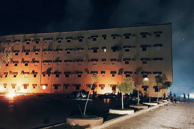 Parlamentul din Tobruk a fost incendiat de protestatarii libieni