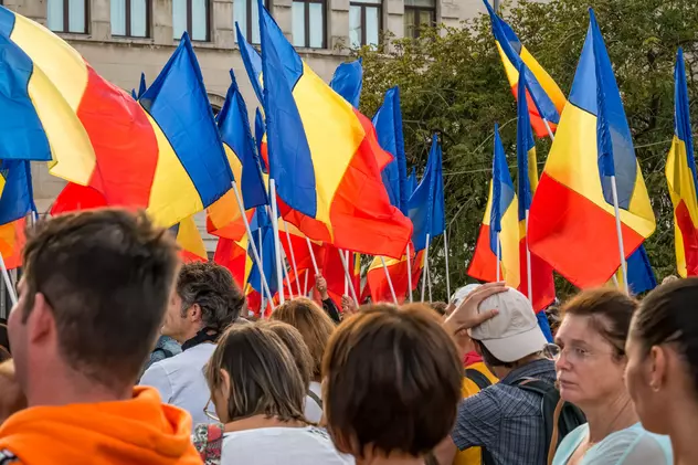 Un jurnalist român din Cernăuți, refugiat de 5 luni în țară, scrie despre România văzută din afară și din interior: „De ce nu sunt fericiți românii?”