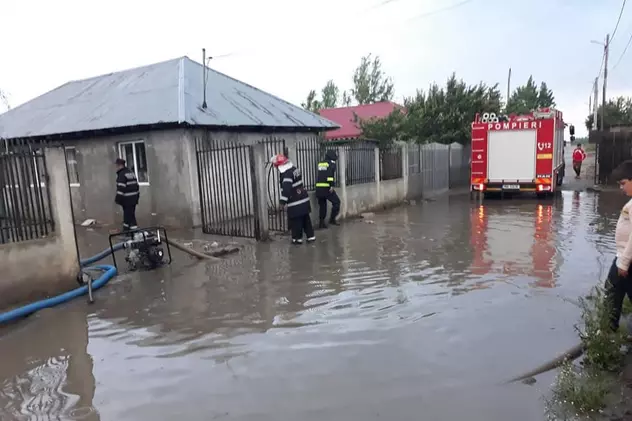 Ploile abundente au făcut prăpăd în Giurgiu și Teleorman. Inundații și în stațiunea Mamaia
