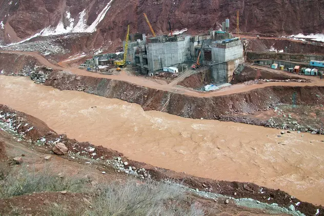 UE plănuiește să investească în cel mai înalt baraj din lume pentru a reduce dependența energetică a Asiei Centrale de Rusia