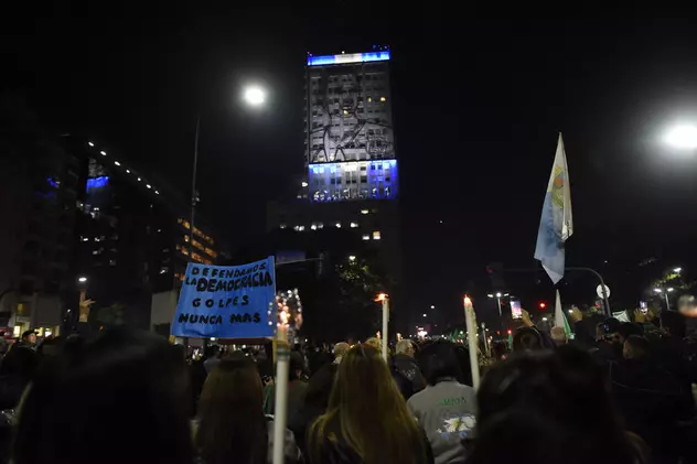 Argentinienii au cerut în stradă un „salariu universal” pentru a trece de criza economică