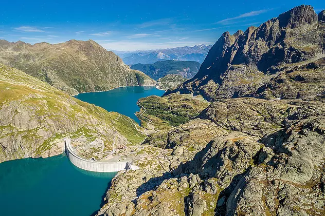Hidrocentrala revoluționară săpată în Alpii elvețieni ar putea juca un rol important în trecerea Europei la energie regenerabilă