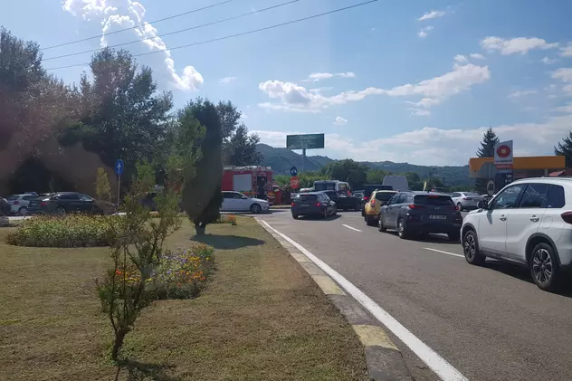 Trafic blocat pe DN 1, pe sensul spre Braşov, în urma unui accident soldat cu trei victime