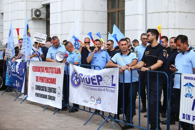 Protest al sindicaliştilor din Poliţie şi penitenciare în fața Ministerului Finanţelor. Care sunt principalele revendicări