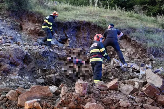 Un bărbat a murit după ce a fost prins sub un mal de pământ, în localitatea băcăuană Cerdac