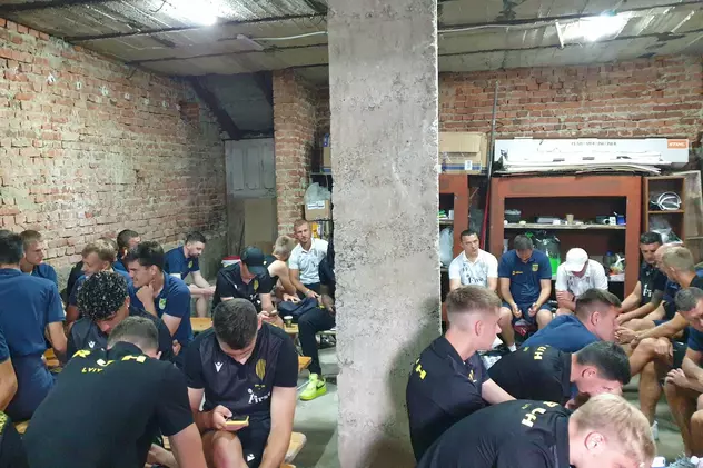 Meci întrerupt în campionatul Ucrainei, după o alarmă aeriană. Jucătorii s-au refugiat într-un buncăr