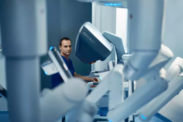 Dr. Victor Radu, Medic Primar Chirurgie Generala, Supraspecializare in Chirurgie Robotica