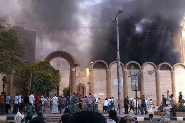Incendiu la o biserică din Giza, Egipt, în timpul slujbei. Cel puțin 41 de morți și zeci de răniți