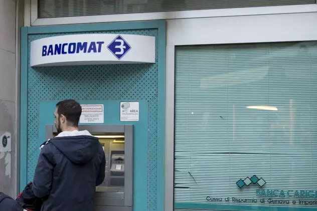 14 români arestaţi în Italia pentru clonare de carduri bancare