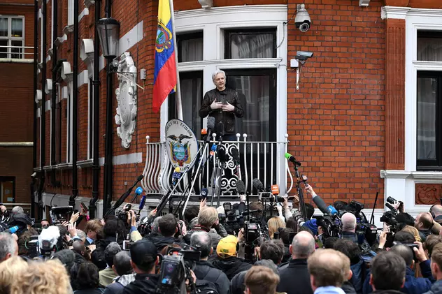 CIA, dată în judecată pentru spionarea jurnaliștilor și avocaților care s-au întâlnit cu Julian Assange