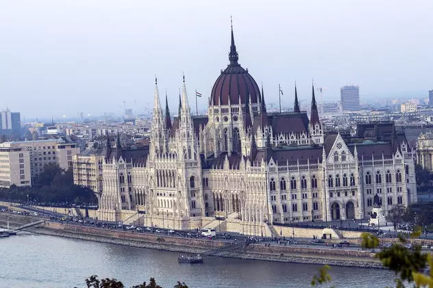 Guvernul Viktor Orban a demis meteorologii pentru prognoza greșită care a dus la anularea artificiilor de Ziua Ungariei