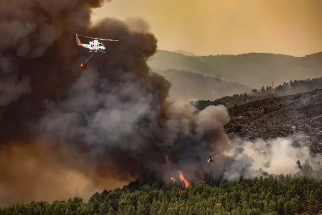 Incendii violente în Spania. Imagini cu intervenția dificilă a pompierilor. Un tren cu pasageri, cuprins de flăcări - VIDEO