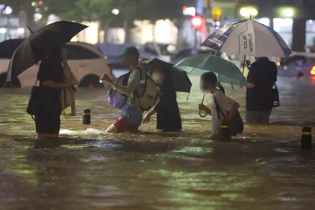 Inundații în capitala Coreei de Sud. Cel puțin opt persoane au murit