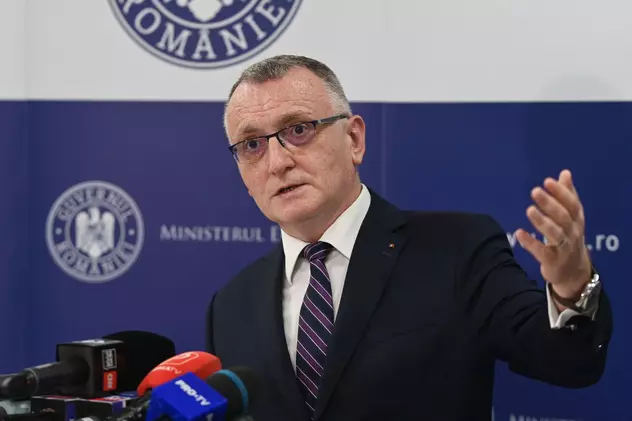 Sorin Cîmpeanu, noi declarații despre acuzaţiile de plagiat: „Cei care le lansează sunt un fel de habarnişti”