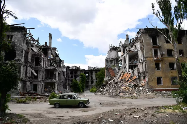 O agenție de turism din Ucraina organizează tururi ghidate prin orașele bombardate. S-au înscris deja 150 de turiști