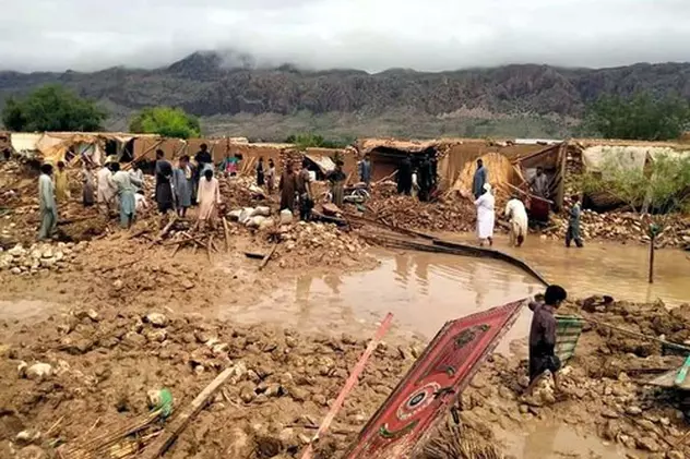 Inundațiile din Pakistan au ucis 580 de persoane și au lăsat milioane în sărăcie