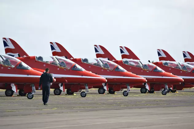 SkyNews: Șefa Resurselor Umane de la Forțele Aeriene britanice a demisionat. Ce controverse stârnește decizia ei