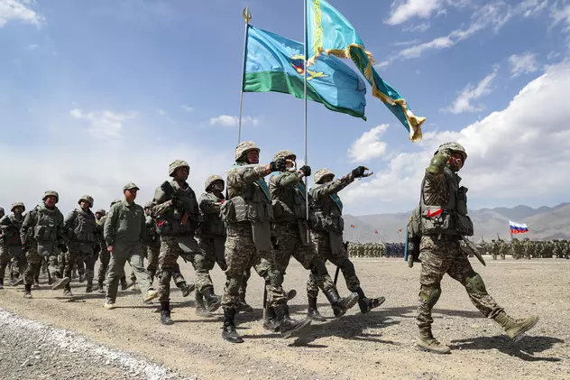 Kazahstan oprește exportul de tehnică militară pentru un an
