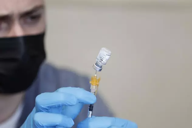 Pfizer a cerut autorizarea vaccinului anti-Covid pentru variantele Omicron