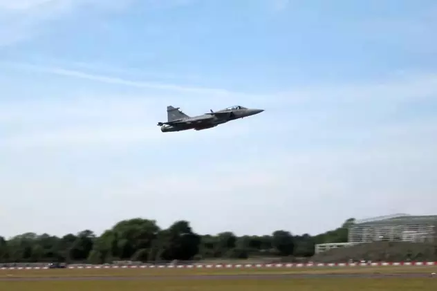 Avioanele de luptă din Ungaria, alertate din cauza unei aeronave care zbura din România spre Germania