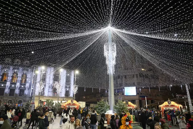 În Craiova se extinde iluminatul festiv, în plină criză a energiei