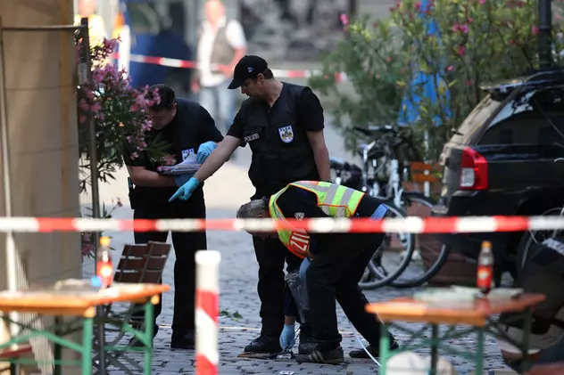 Atac cu cuțitul în Germania. Atacatorul a strigat „Allah akbar” înainte de a fi ucis de polițiști