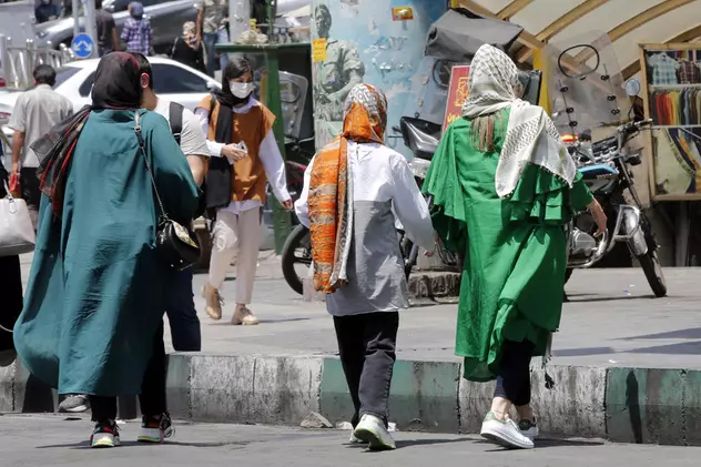 Iranul va folosi recunoașterea facială pentru a le găsi pe femeile care nu poartă corespunzător hijabul islamic