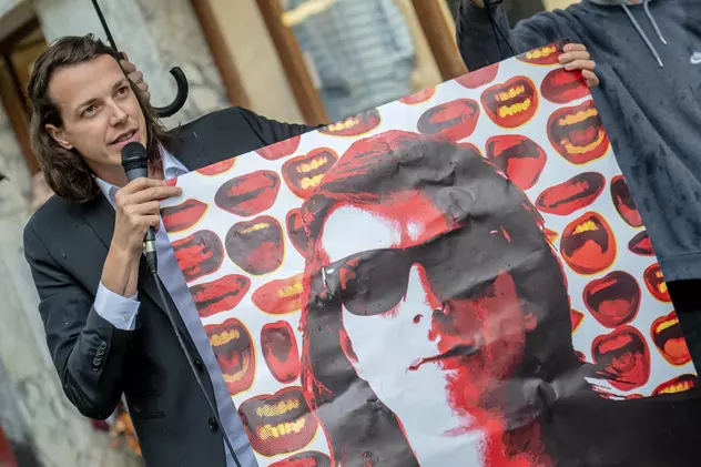 Un star punk rock din Austria candidează la președinție cu o campanie electorală centrată pe bere