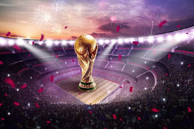 Meciurile de azi, miercuri, 23 noiembrie, de la Campionatul Mondial de fotbal din Qatar - Imagine cu trofeul Cupei Mondiale de fotbal pe un stadion