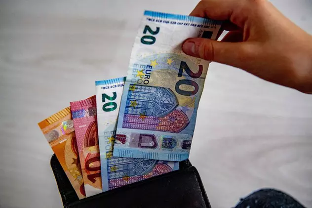 O femeie din Vicovu de Sus a fost înșelată cu 22.760 de euro prin metoda „generalul”