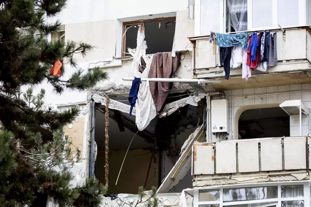 Explozie puternică într-un bloc din Suceava. Locatarii au fost evacuați, trei persoane sunt rănite