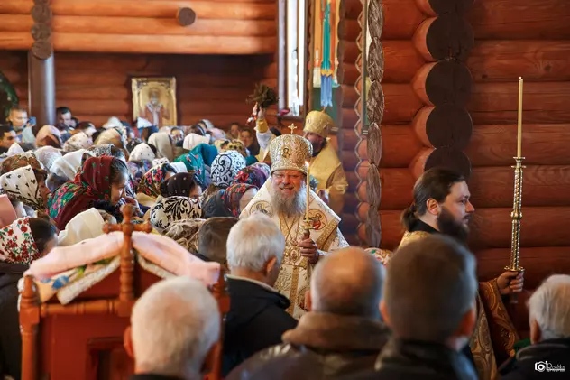 13 înalți ierarhi ortodocși din Ucraina ar putea fi deportați, după ce Zelenski le-a retras cetățenia. Printre ei, și mitropolitul Cernăuțiului și Bucovinei