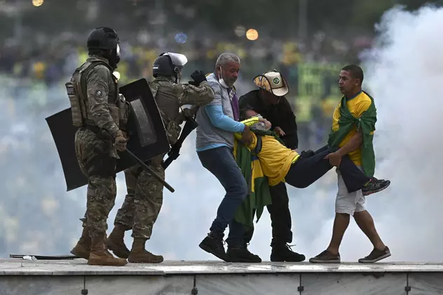 Insurecția din Brazilia: retorica lui Bolsonaro a alimentat furia fanilor săi, rețelele sociale au cultivat-o, spun experții