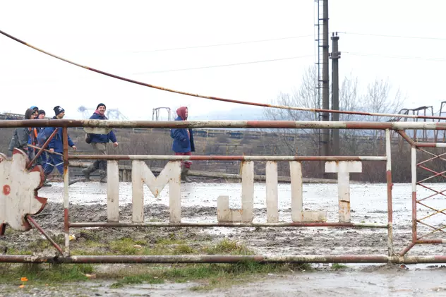 Cât mai câștigă un miner? Cel mai tânăr ortac mort avea minimumul pe economie, șeful demis al Complexului Energetic câștiga 18.000 de lei pe lună
