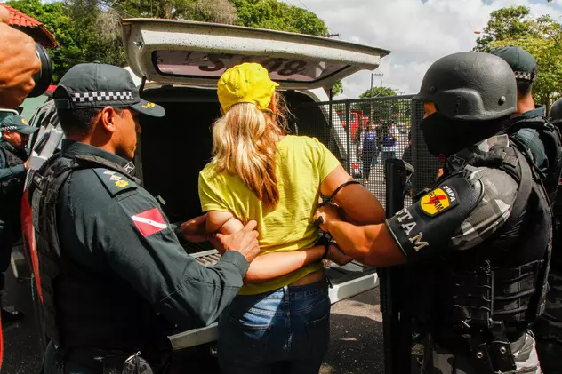 1.500 de brazilieni au fost arestați după rebeliunea de duminică. Mulți, identificați de poliție după fotografiile postate pe internet