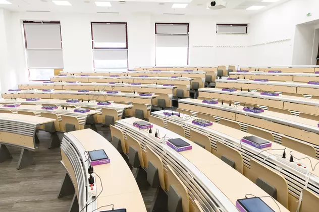 Examene de tip grilă, pe tabletă, pentru studenții de la Medicină din Iași. „Rezidențiatul se dă după același sistem”