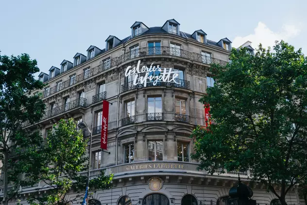 Cele mai cunoscute magazine din lume - Imagine cu exteriorul Galeriilor Lafayette din Paris