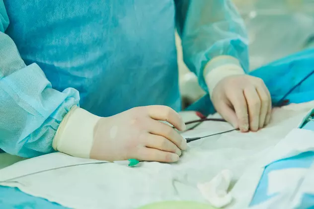 Doctor ATI renumit, în legătură cu scandalul cardiologului din Iași care refolosea stimulatoare cardiace de la pacienți decedați: „Cazul e șocant. E profanare de cadavre cu complicitatea altora”