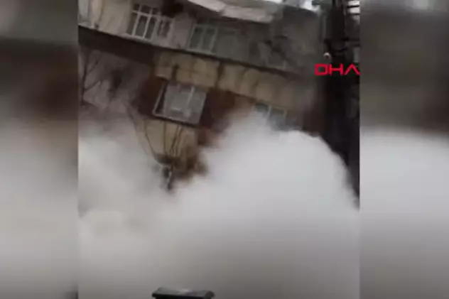 Momentul șocant în care un bloc se prăbușește în Şanliurfa, ca urmare a seismului puternic care a lovit Turcia. VIDEO