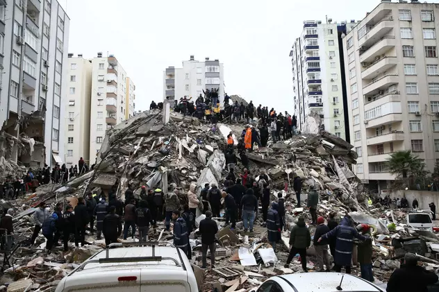 Adana, Turcia, după cutremur. Foto: Eren Bozkurt / Anadolu Agency/ABACAPRESS.COM