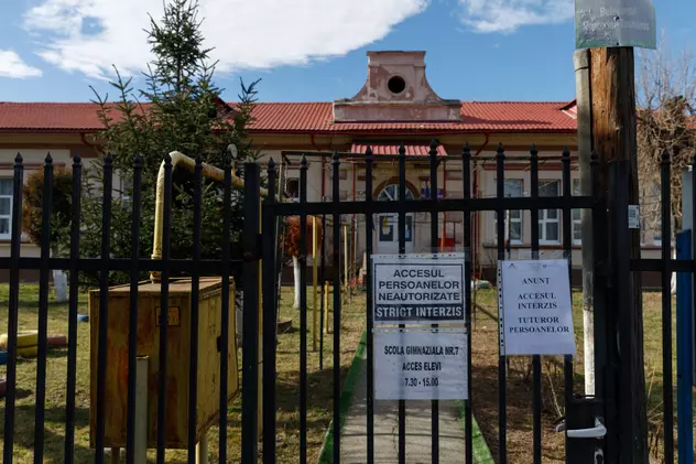 Școlile din Gorj afectate de cutremure: o clădire renovată acum zece ani urmează să fie demolată, o alta a avut-o elevă pe Ecaterina Teodoroiu