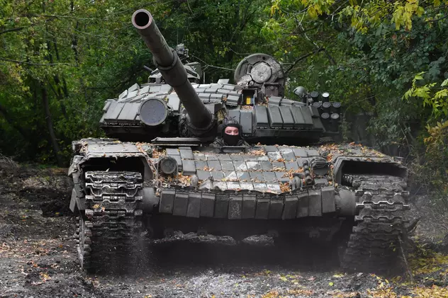 Raport: Armata rusă este slăbită de războiul din Ucraina, pierzând jumătate din tancurile sale moderne. Cum stau forțele Ucrainei și ale NATO