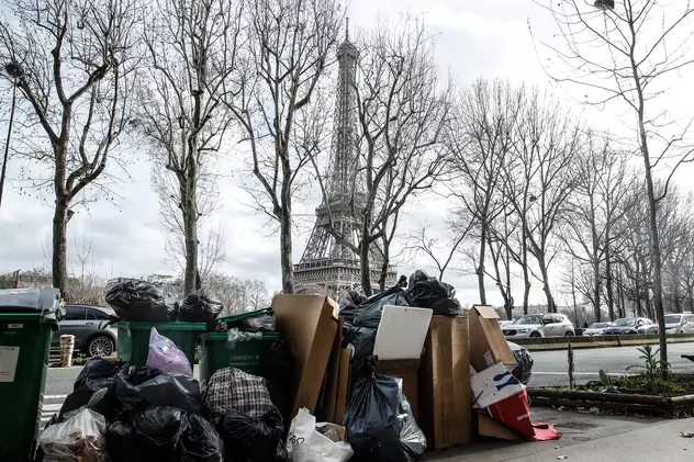 Parisul, sufocat de gunoaie. Angajații firmelor de salubritate sunt în grevă de o săptămână