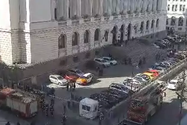 Alertă de incendiu la BNR. Clădirea a fost evacuată după ce a început să iasă fum. Ce s-a întâmplat