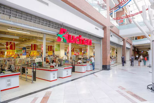 Schimbare importantă pentru un mare hipermarket din București: „Chiar și operatorul Auchan a înțeles asta”. Alte lanțuri fac la fel