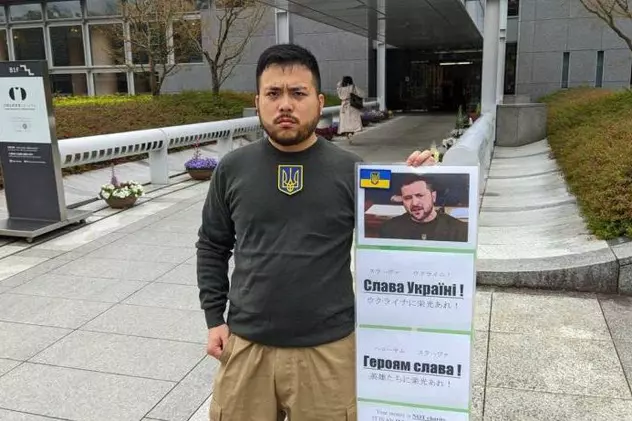 Studentul japonez care a venit îmbrăcat à la Zelenski, la ceremonia de absolvire a Universității din Kyoto: „Este idolul meu”