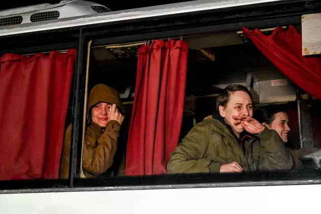 Tortura din prizonieratul rus: 39 de femei-soldat ucrainene, închise într-o cameră cu 6 paturi. „Ne puneau să mergem dezbrăcate prin fața lor”
