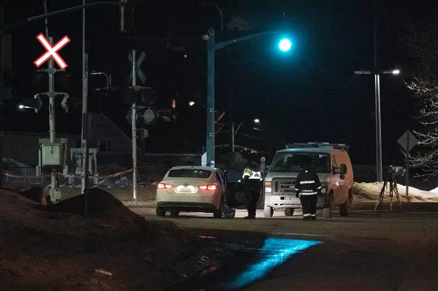 Un șofer a intrat cu camioneta în pietoni, în Canada. Două persoane au murit și alte nouă au fost rănite